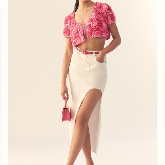 Anthropologie Tops - Anthropologie hutch cropped rosette appliqué topper size M/L NWT